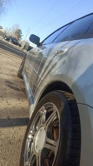 Продам хороше авто Субару 2.0 Автомат