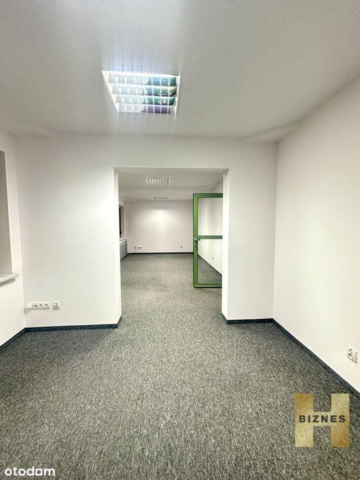 Biuro 11,16,23,74,m2 Krzyki Parking