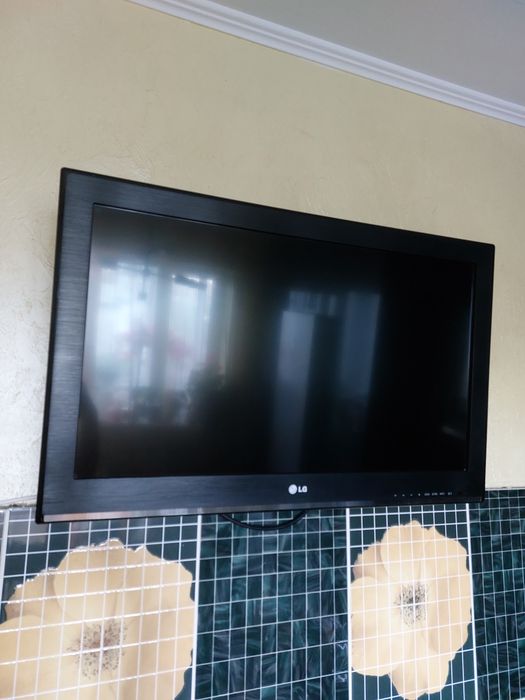 Телевізор LG 32CS460T діагональ 32 дюйми