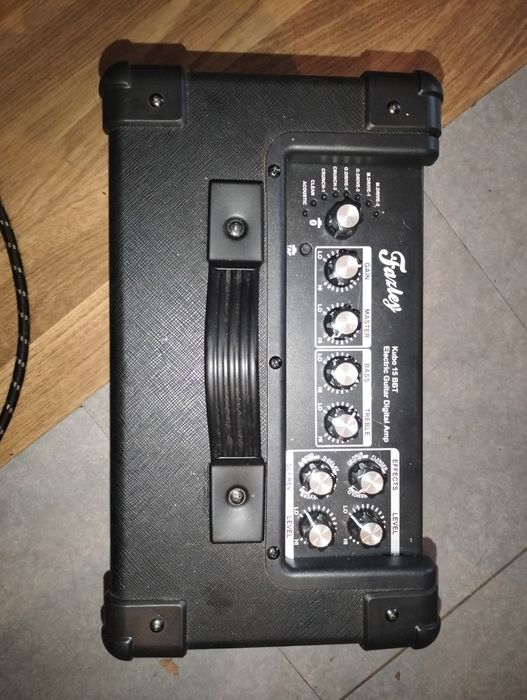 Coluna Bluetooth + amplificador de guitarra