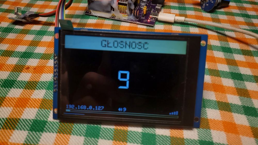 Radio internetowe ESP32 z wyświetlaczem TFT 3,5" • ponad 190 stacji