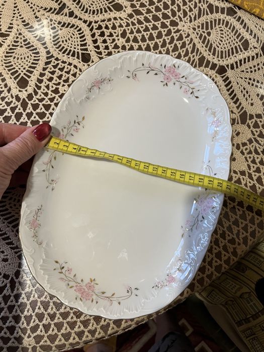 Блюдо овальное РОКОККО Польша красивое. Фарфор есть два штуки