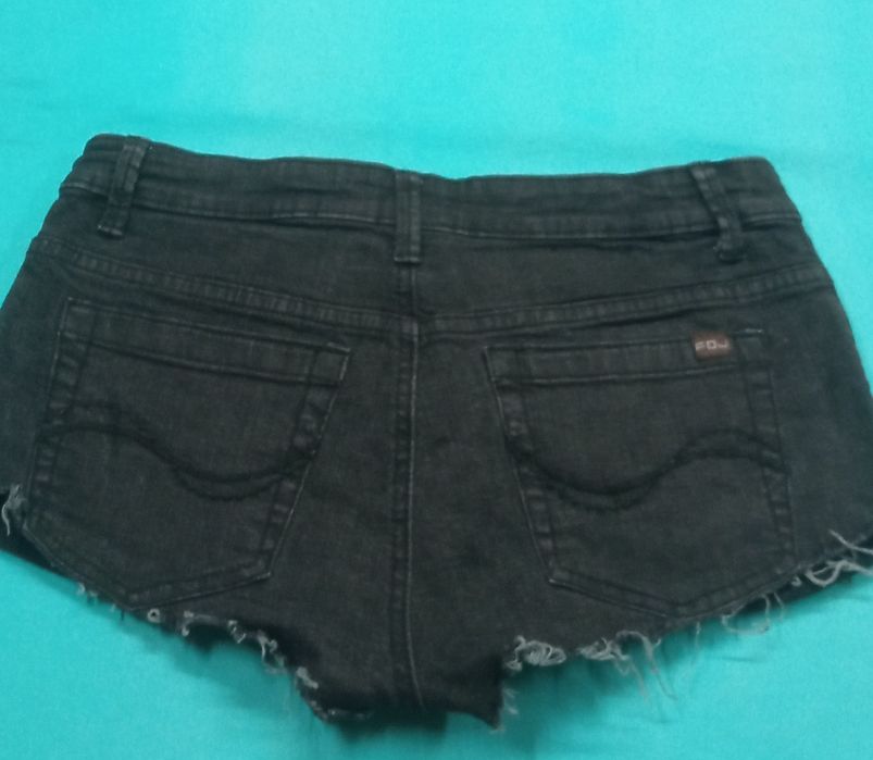 Krótkie szorty jeans czarne (S/M)
