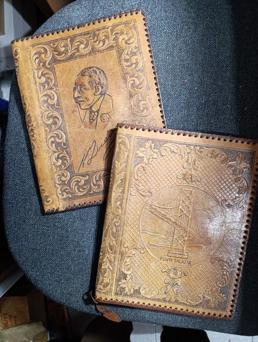 2 antigas capas de estudante