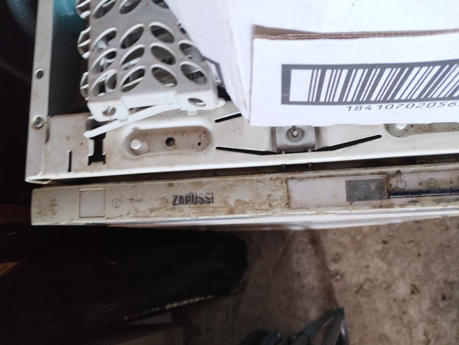 Продаю Zanussi ZDTS 400