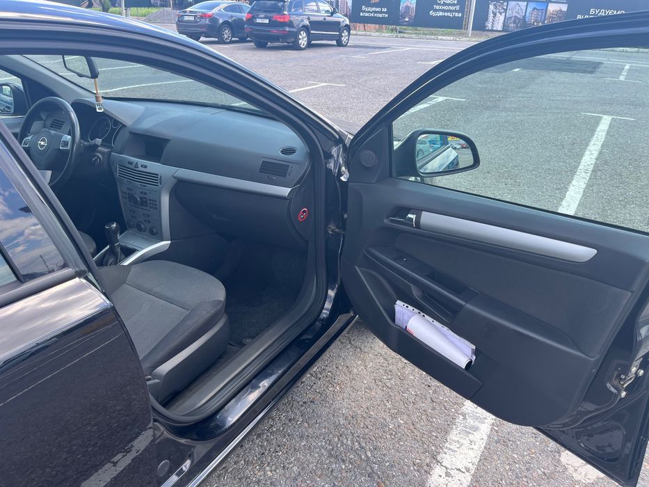 Авто Opel Astra H