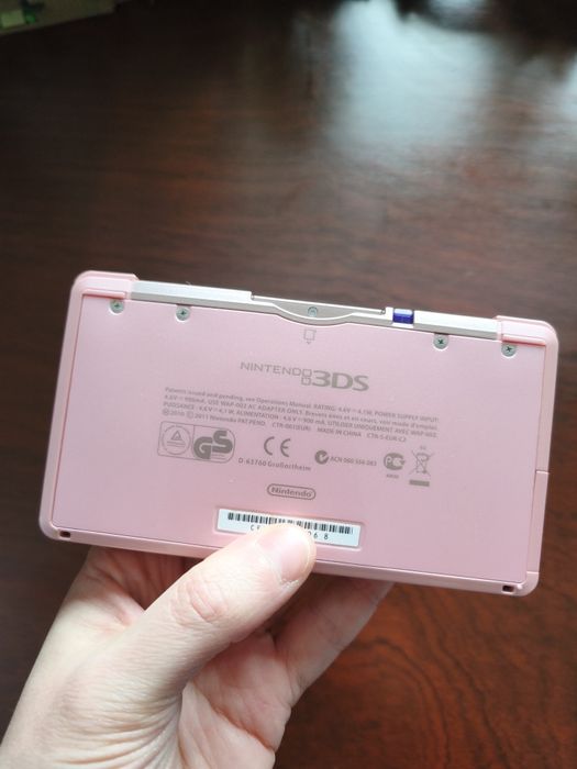 Nintendo 3DS Rosa com 32GB e Homebrew