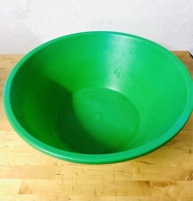 2 alguidares verdes grande e medio