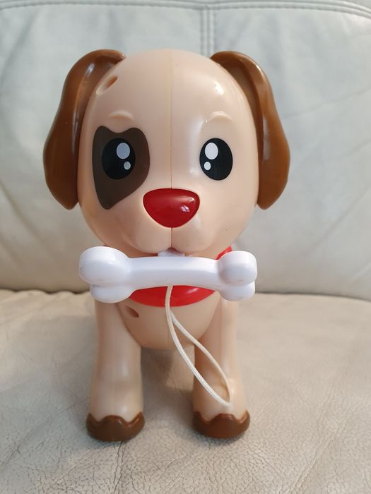 2 pieski: Piesek Fisher-Price i piesek Pepco + motylek Fisher-Price.