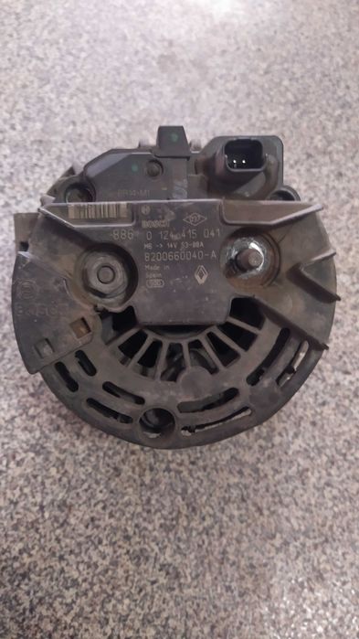 Продам генератор Bosch на Renault, Dacia