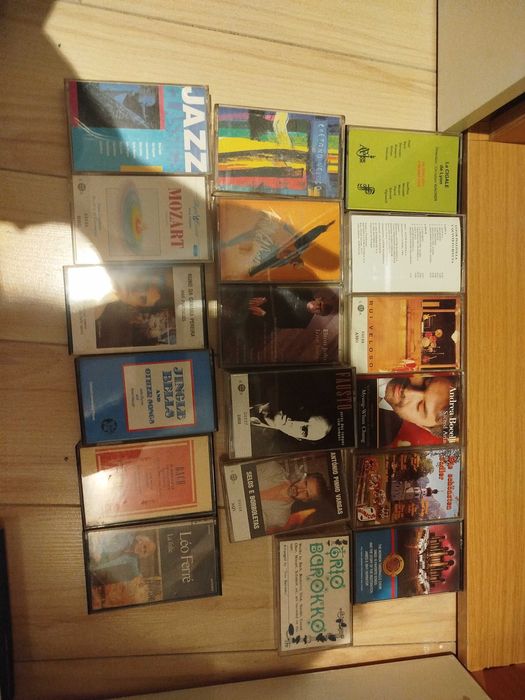 vendo cassestes e cds de musica