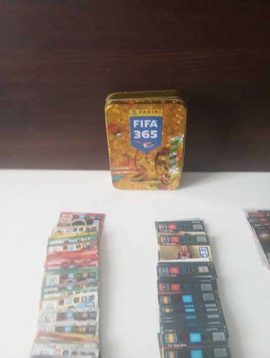 129 sztuk kolekcjonerskie karty piłkarskie fifa 365  2018