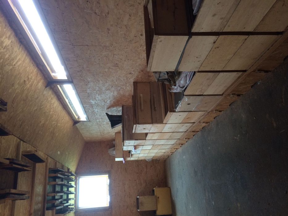 Переcувна пасiка (павiльон) на 30  бджiлосiмей.