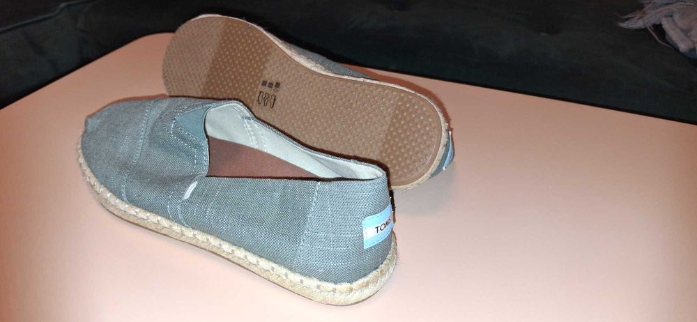 Toms r.41 espadryle