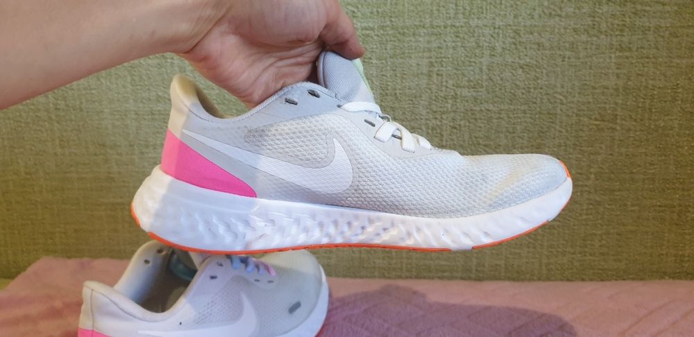 Кросівки Nike Revolutio 5