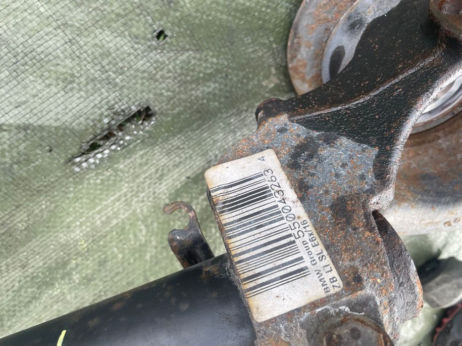 Zwrotnica piasta lewa przód przednia noga kpl. BMW E60 E61 XDRIVE