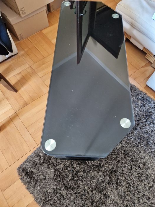 Stolik szklany pod telewizor