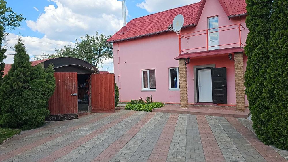 Котедж в Київській області. Залишають все. Є ВІДЕООГЛЯД