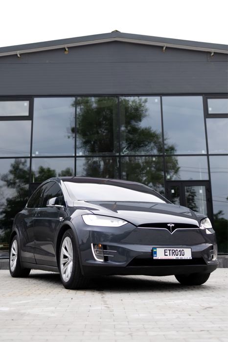 Оренда Tesla model X без застави
