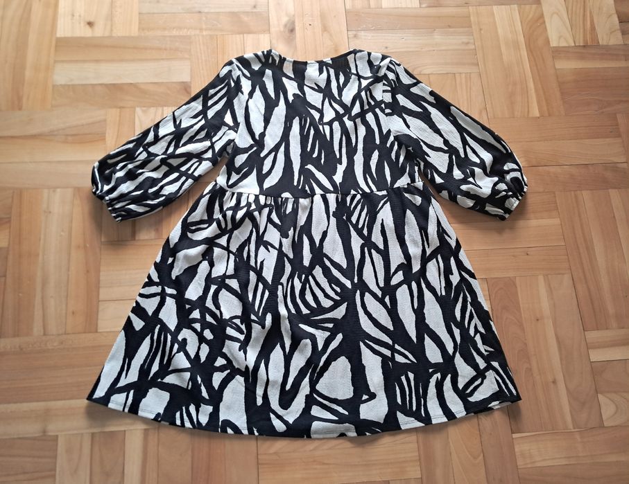 Krótka sukienka  - M