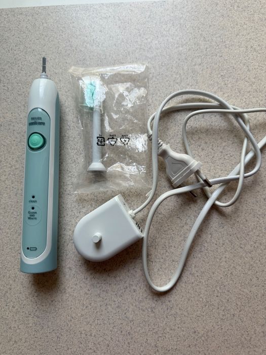 Електрична зубна щітка PHILIPS Sonicare
