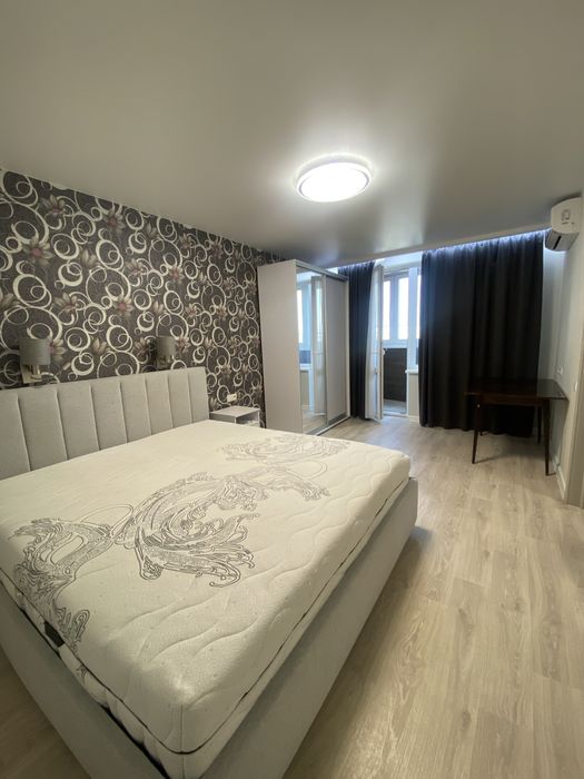 Продам 4 квартиру, пр. Л. Свободы 39, м. « Победа»