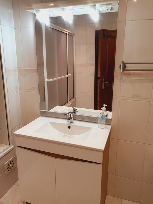 Quarto individual com contrato