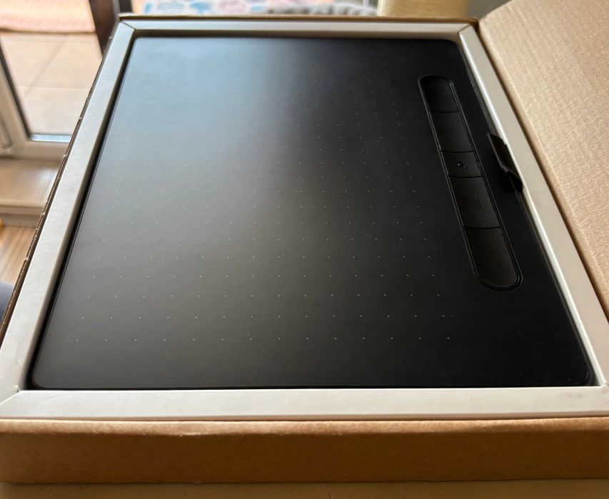 Wacom Intuos Pen M Bluetooth - tablet graficzny