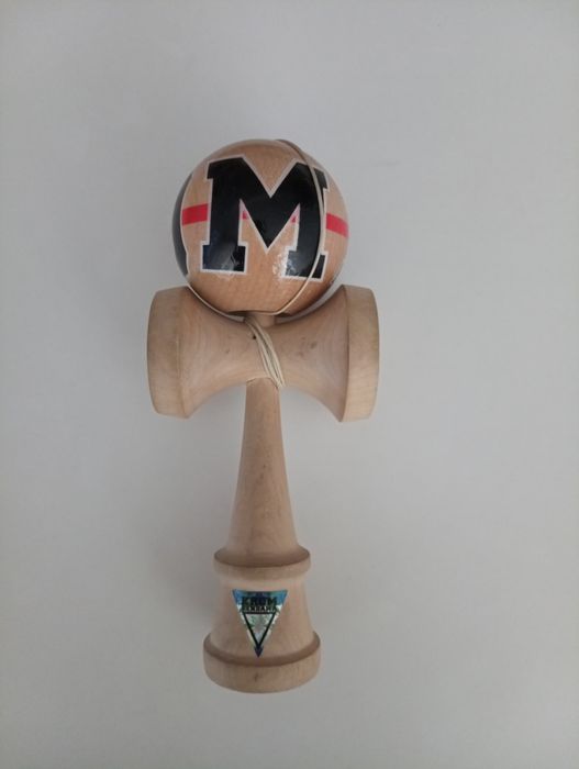 Kendama Krom Kollege