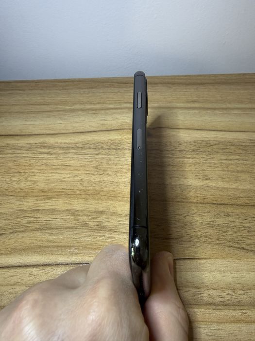 Продам iphone 11 pro 64gb