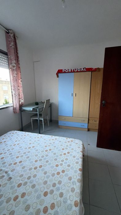 Quarto para arrendar