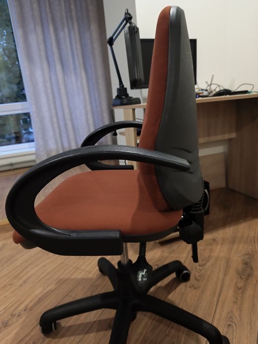Продам геймерське крісло
