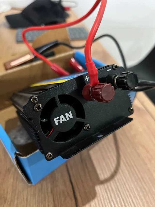 Inversor DC12V - AC220V