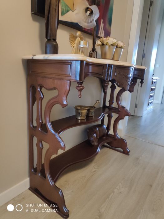 Vendo credência antiga restaurada