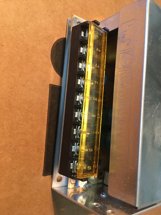 Продам блок питания 12В. 20А. 250Вт.