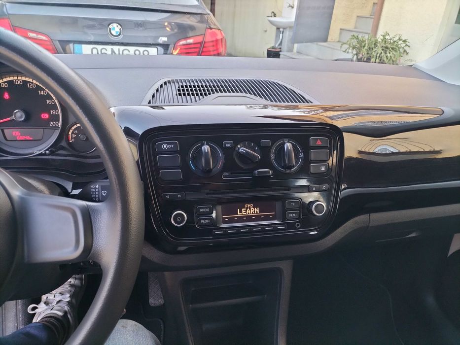 Volkswagen UP carro citadino
