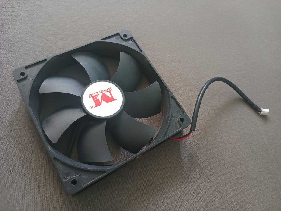 Używany wentylator Modecom 120mm 12V