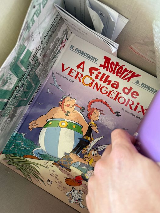 Livros variados, pequenos, infanties LER+ plano nacional de leitura