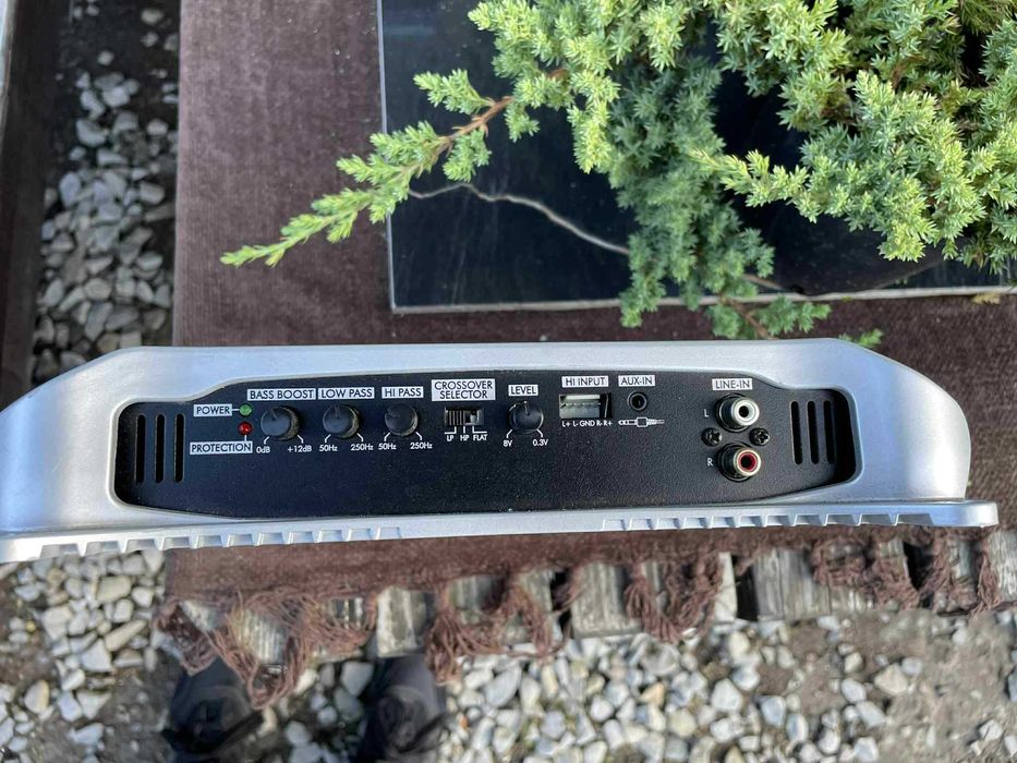 Wzmacniacz Blaupunkt GTA 275