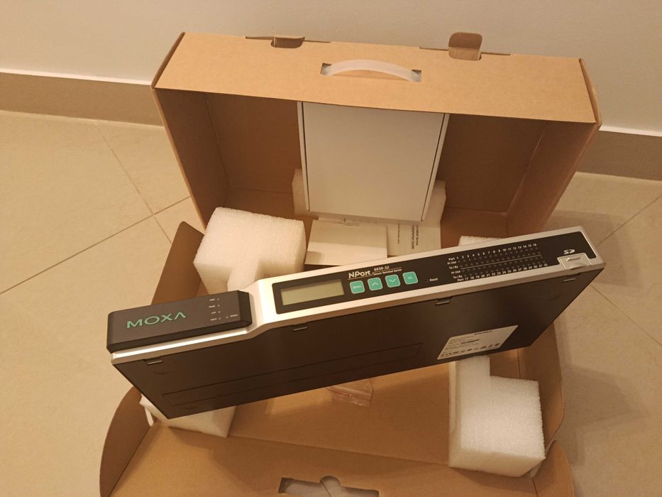 Moxa NPort 6650-32 serwer portów szeregowych