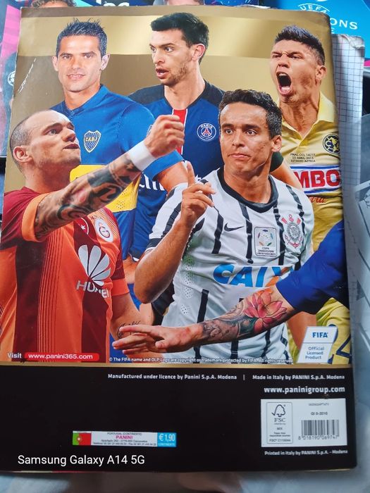 Caderneta FIFA - em muito bom estado