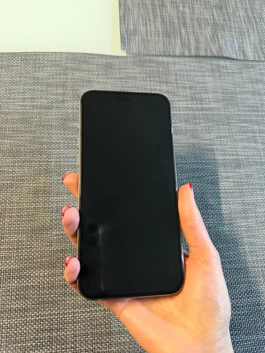 Продам 15 про макс в отличном состоянии