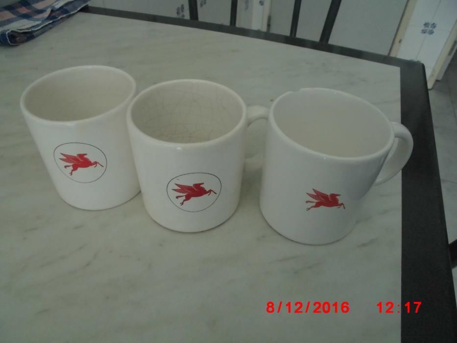 3 canecas "Pegaso" - "Mobil"