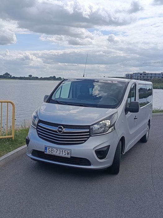 Wynajmę busa 9 osobowy Opel Vivaro Long