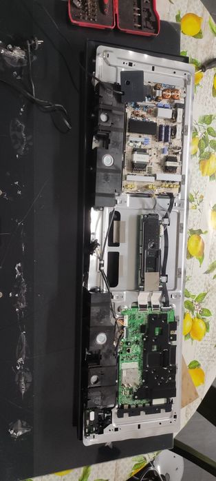 LG OLED 65GX9LA ecrã partido mas tenho toda a parte electrónica