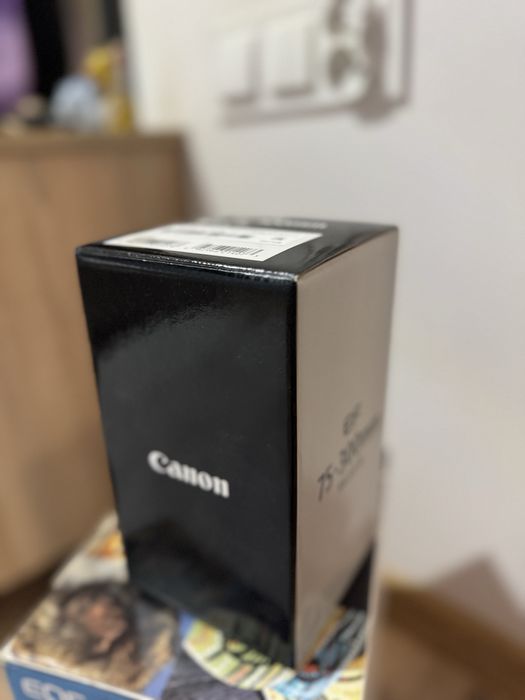 Canon EOS 2000D