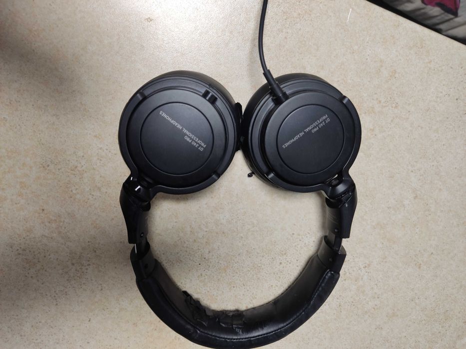 Навушники Bayerdynamic dt 240 pro