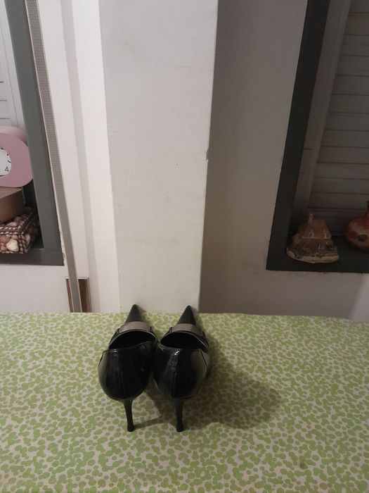 Vendo Sapatos de Senhora muito bonitos como novos