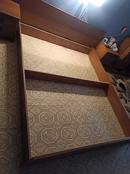 Двухспальная кровать бу