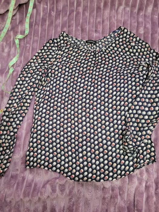 Блуза в горошек с длинным рукавом